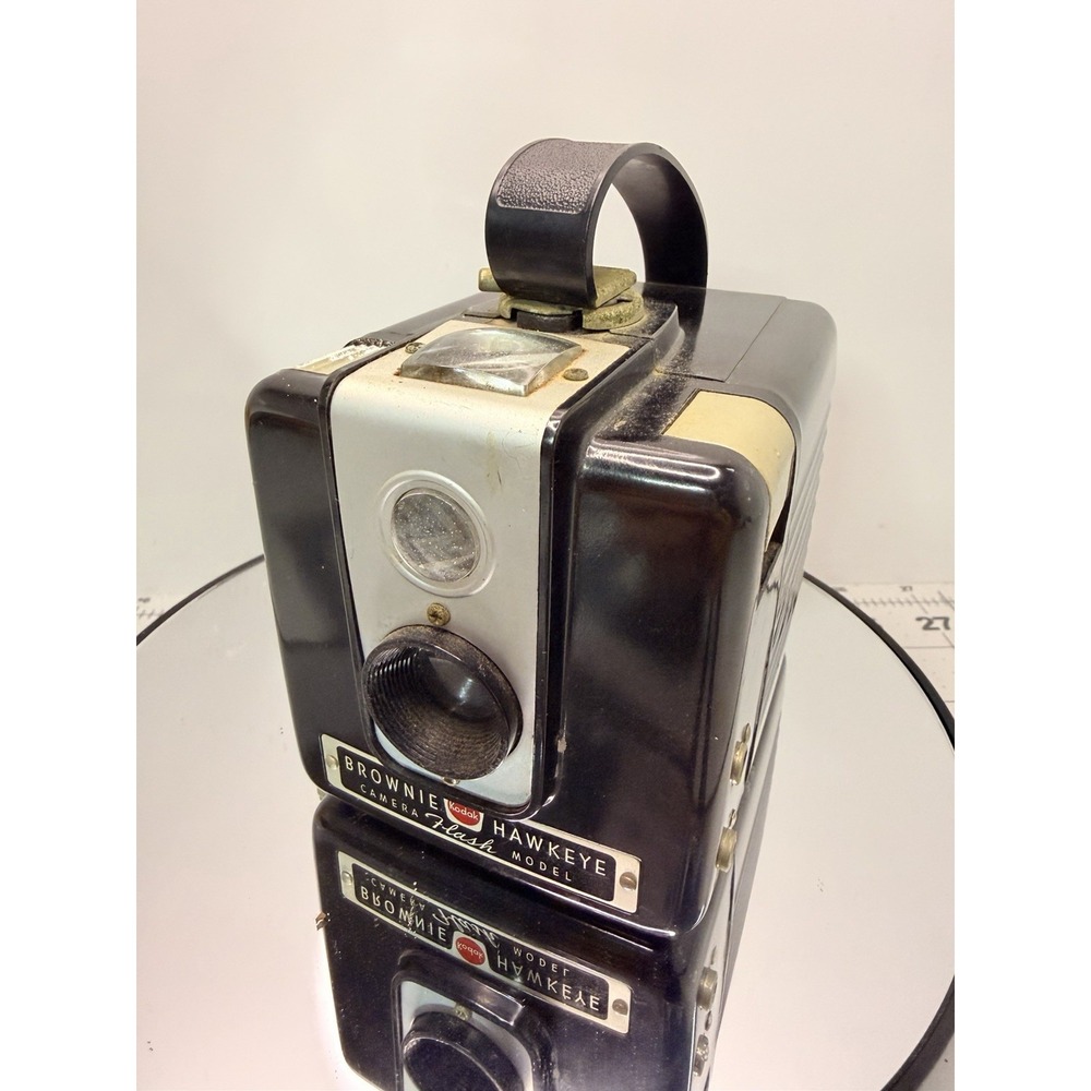 Vintage Kodak Brownie Hawkeye Flash Model Box Camera 1950s Film Camera - Picture 2 of 10